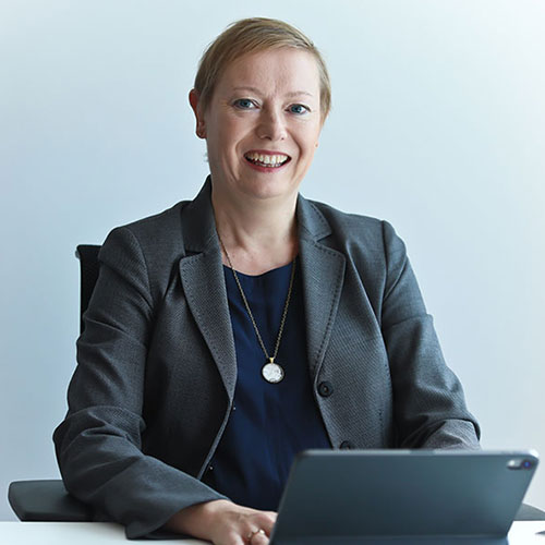 Annet Leering QC - Confidus